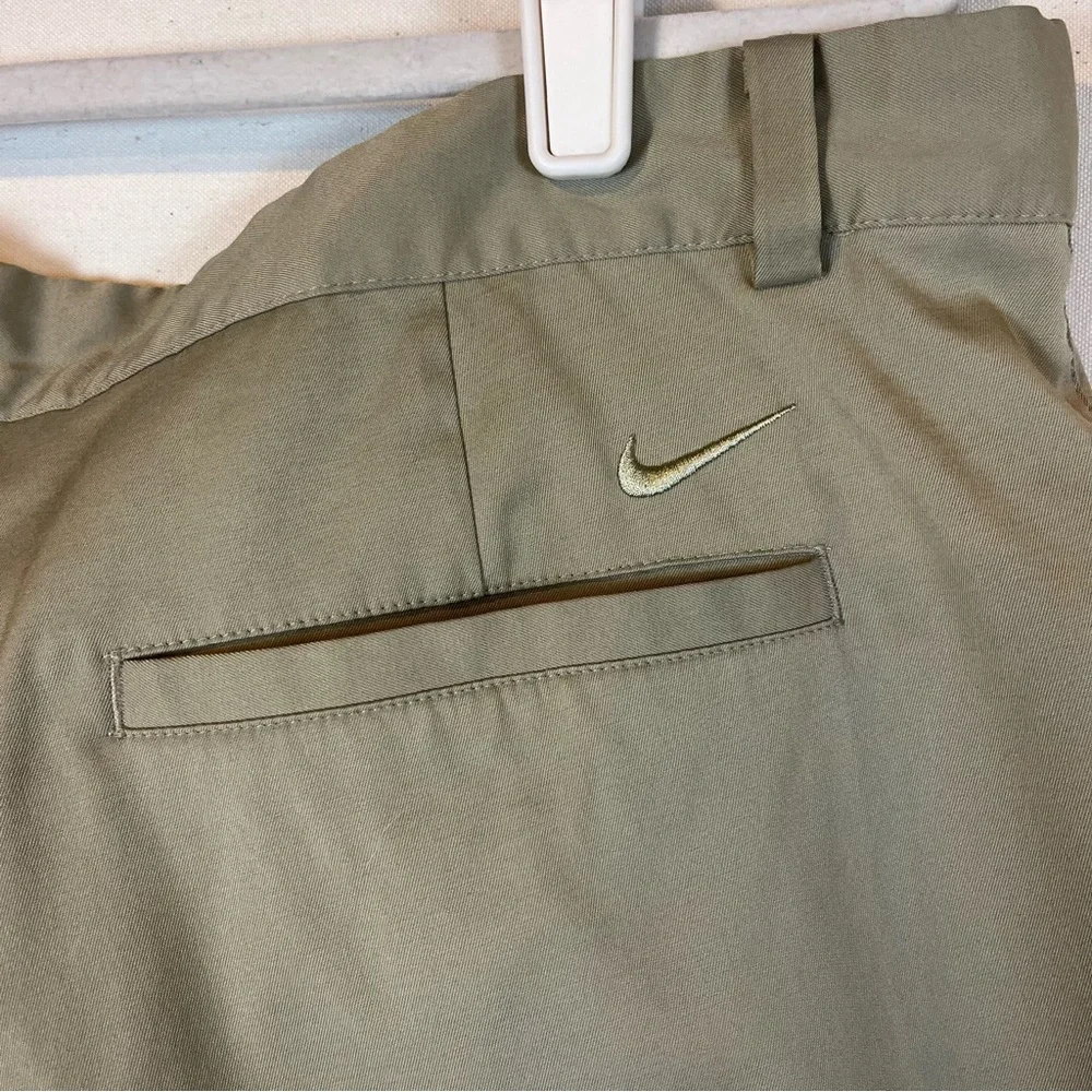 Nike Men's Tan-Beige Dri Fit Golf‎ Shorts size 40 Standard Fit
